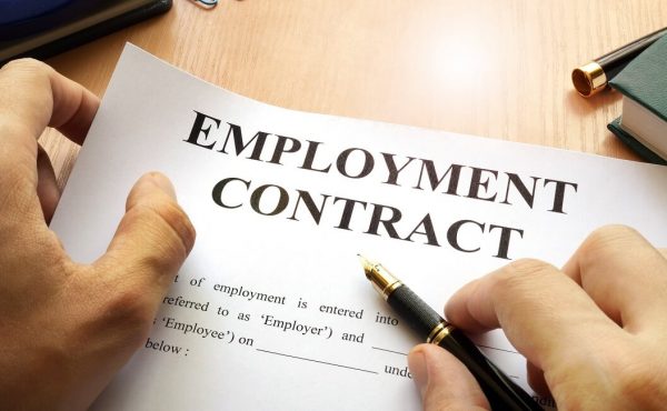 雇用契約の定義や労働契約との違いなど基礎知識を解説