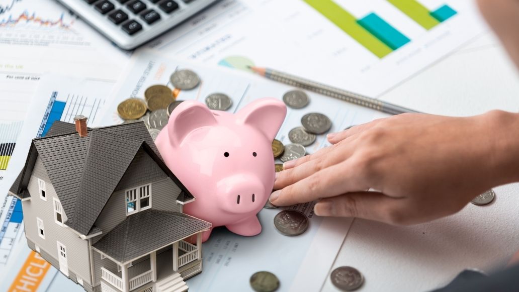 貯金箱と家