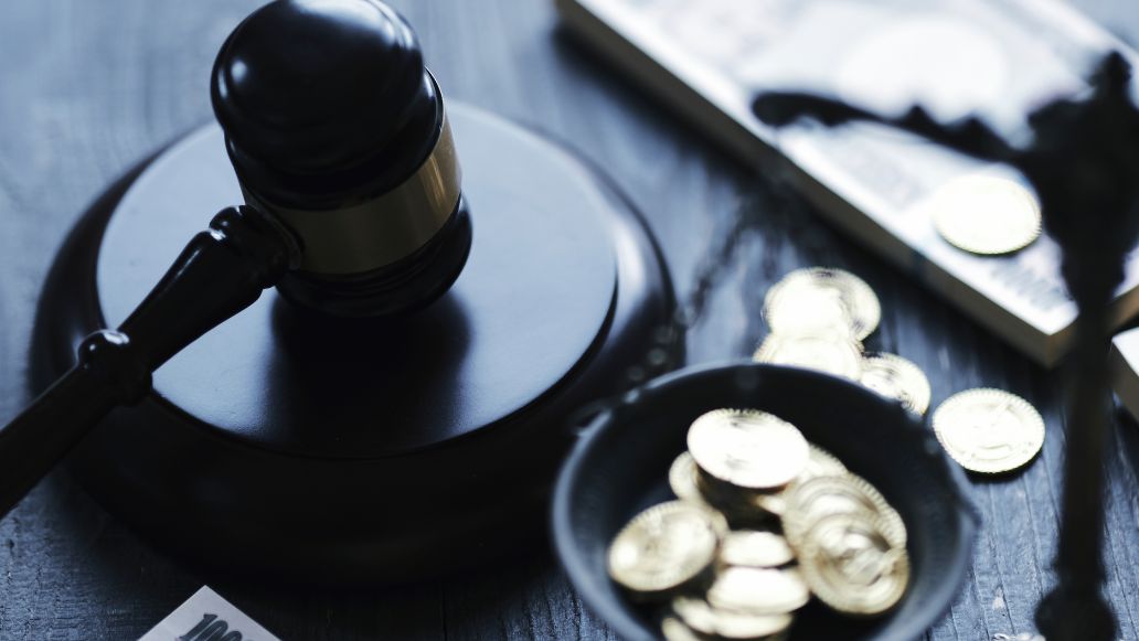 判断を検討している様子