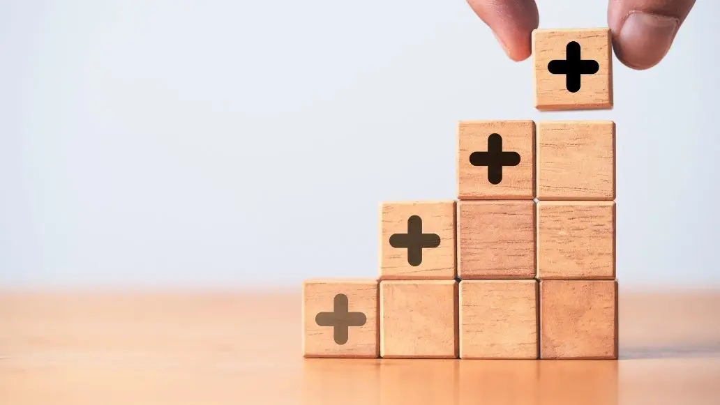 積み木を積み上げる