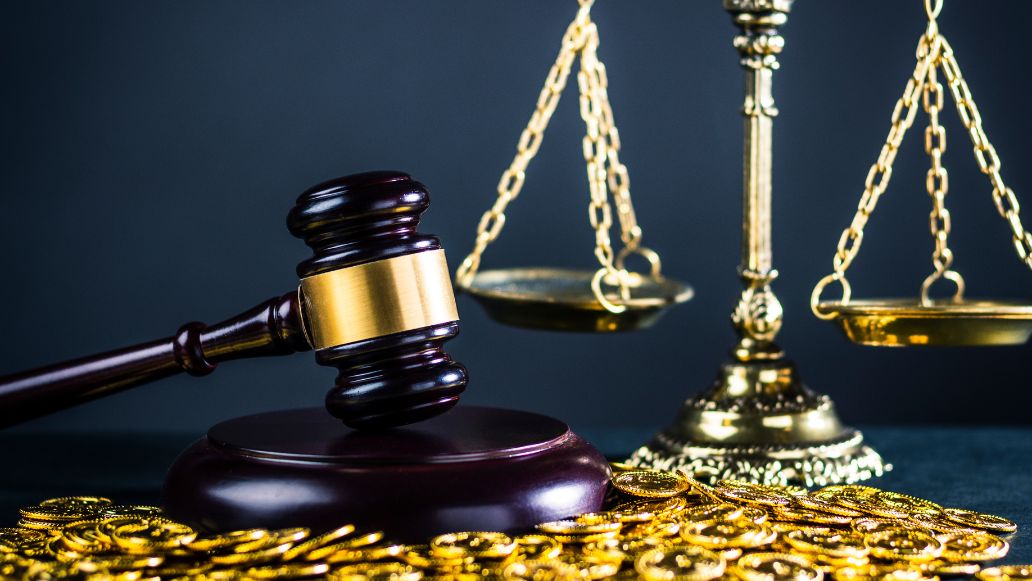 ガベルとコイン