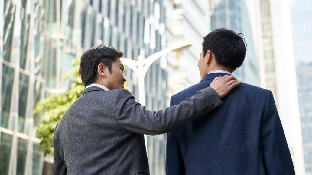 前向きに頑張るサラリーマン