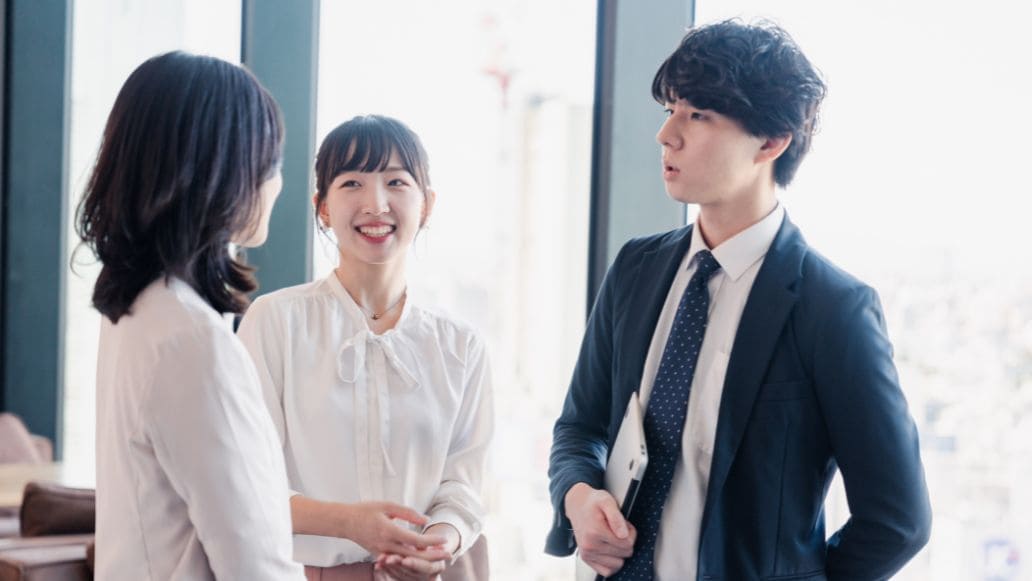 オフィスで話す