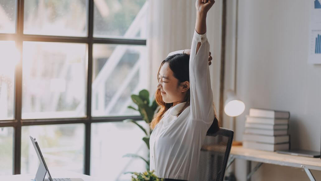 リフレッシュする従業員